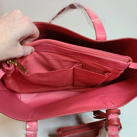 NWOT JOY & IMAN Tassel Leather Tote & Wristlet - Picture 4 of 11